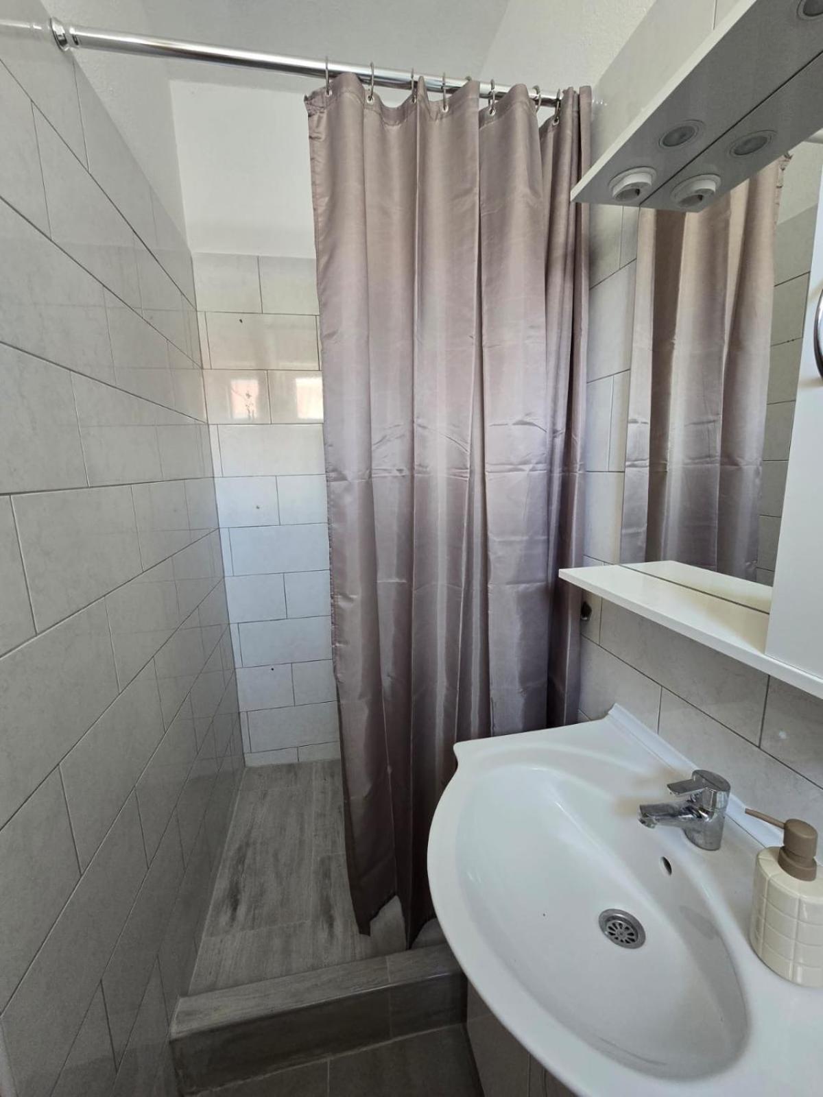Apartmani Mlinar9 #2 Gornji Karin Dış mekan fotoğraf